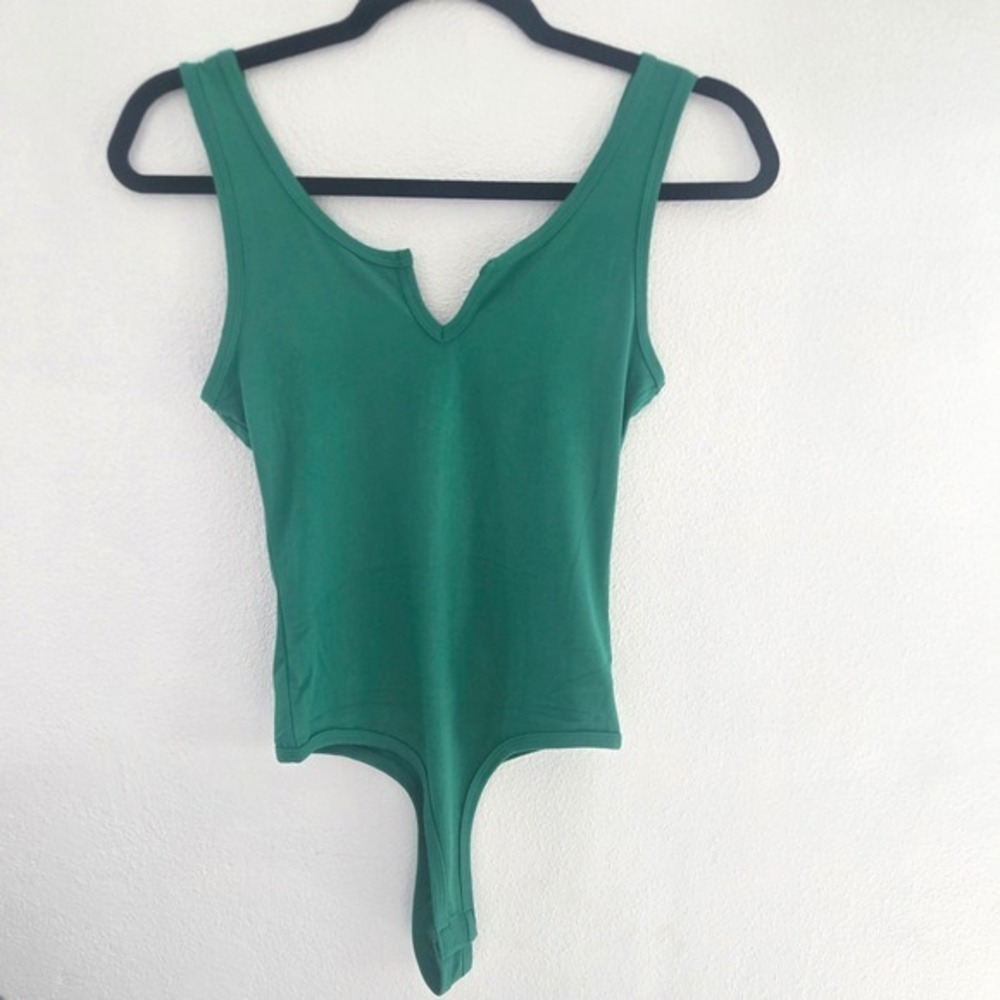 Zenana Green Notch Neck Sleeveless Bodysuit Size Medium MT-9062BA